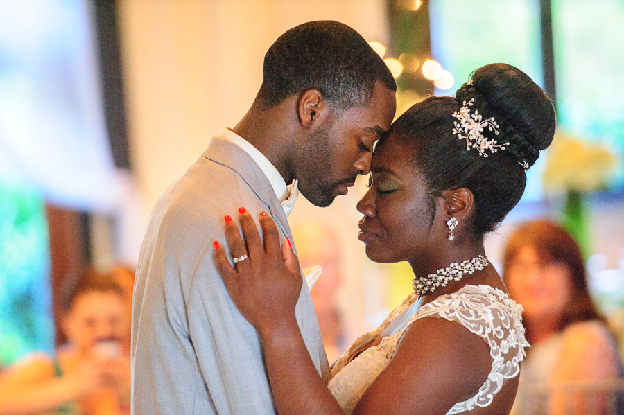 Read more about the article A Sunset Crest Manor Wedding